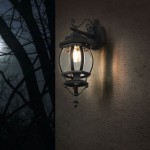 Elvo - Traditional Downlighter Wall Lamp with Clear Glass